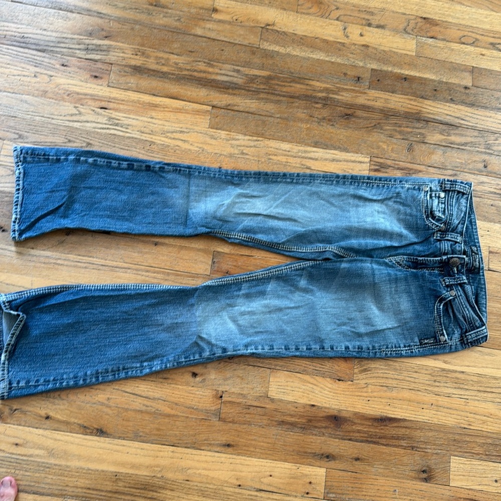 Woman’s suki silver jeans size 29x34